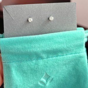 14K White Gold Diamond Stud Earrings - NEW